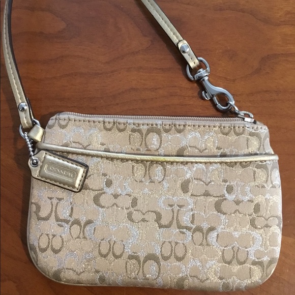 Coach Handbags - Coach Wristlet